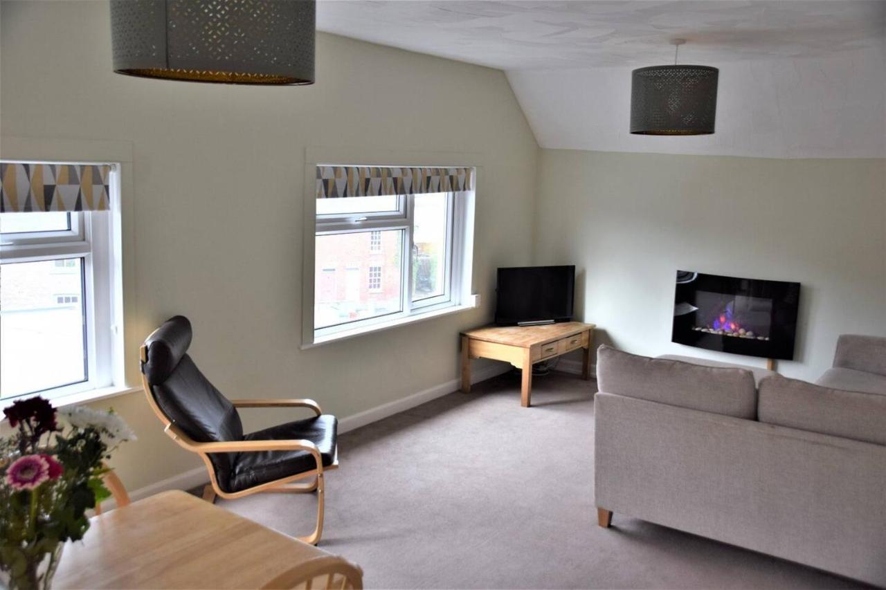 Charming 3-Bed Apartment In Talgarth Powys Brecon Exterior foto